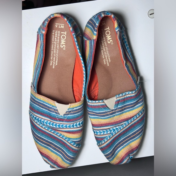 Like New Toms _ Women’s 7.5 - Picture 6 of 6